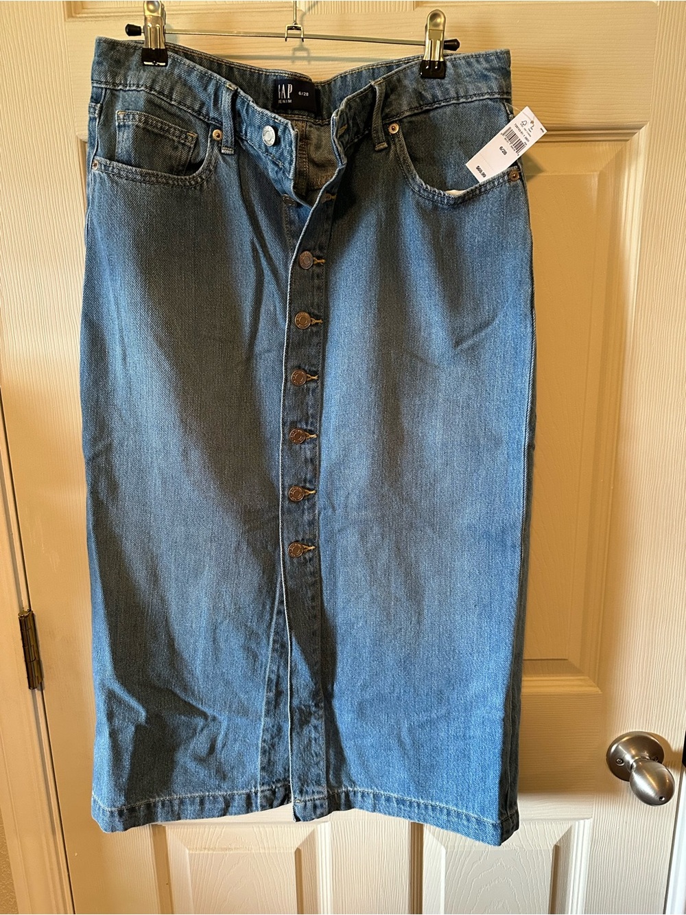 GAP Mid-Length Button-Front Denim Skirt in Blue